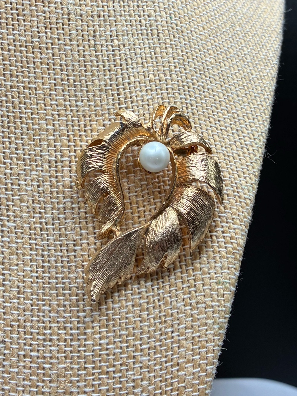 Vintage Gold Leaf Pearl Accent Brooch - Women's Jewelry